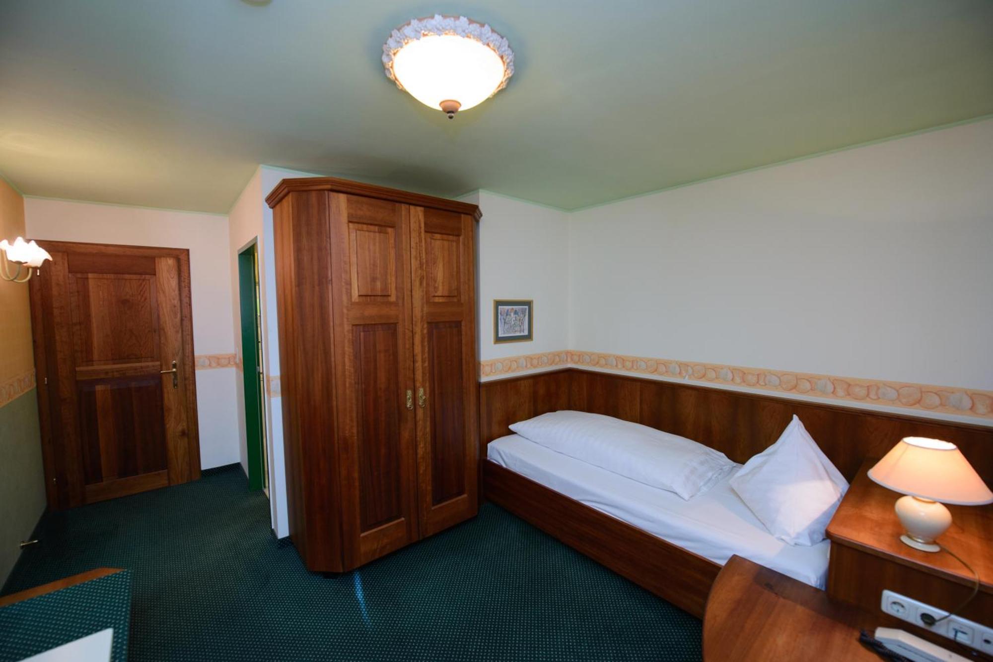 Gasthof Hotel Zweimueller Grieskirchen Esterno foto