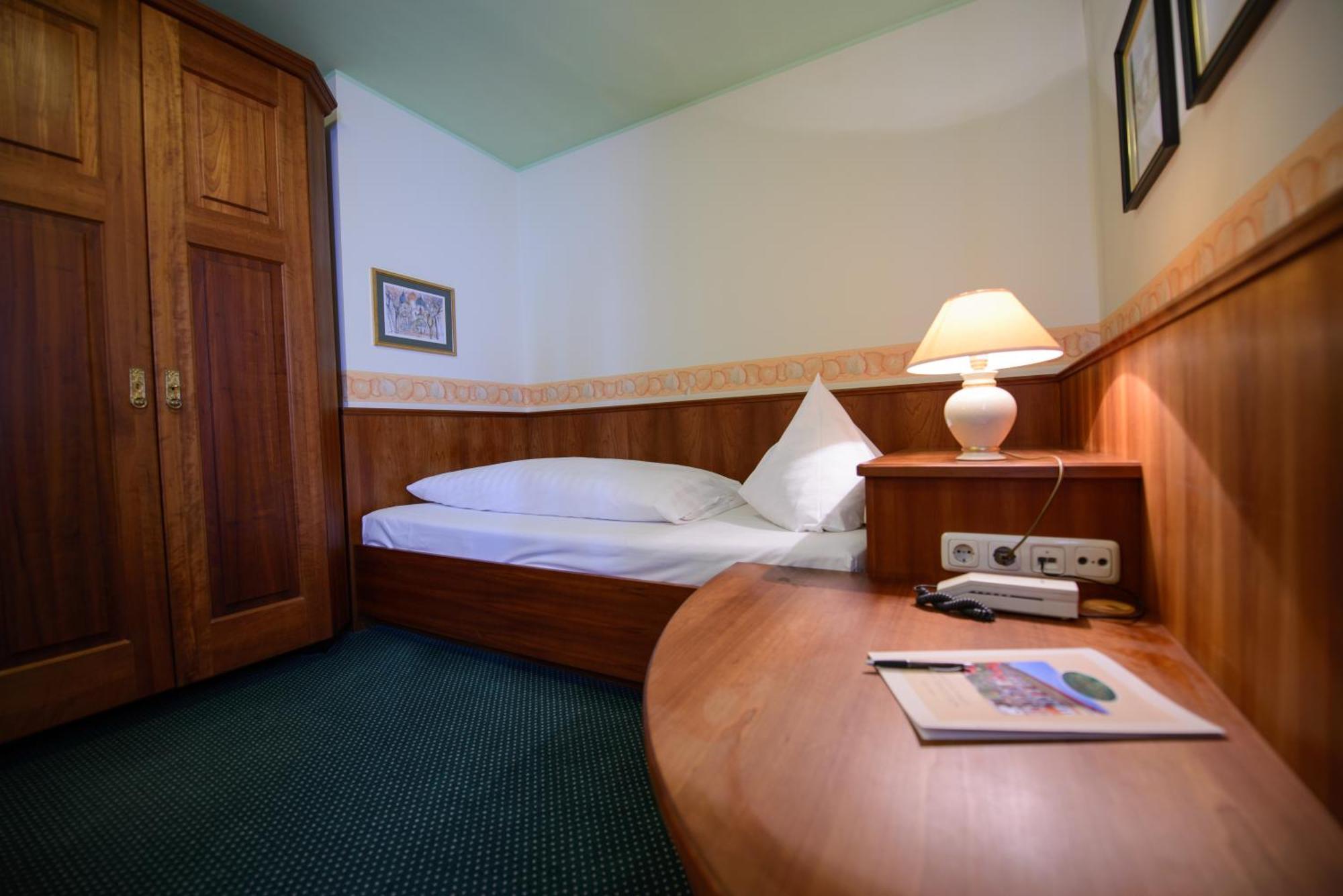 Gasthof Hotel Zweimueller Grieskirchen Esterno foto